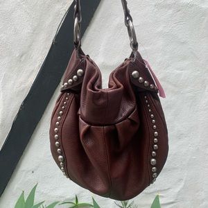 B. Makowski Leather Purse